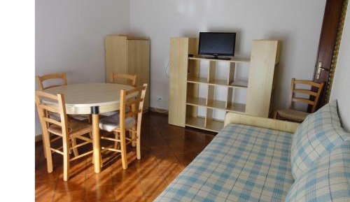 Apartment with Garden View