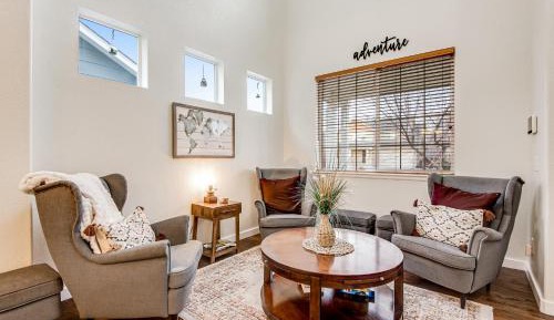 Five Bedroom Holiday Home