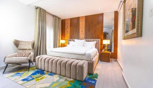 Deluxe King Room