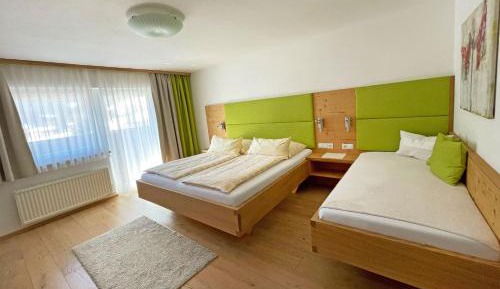 Family Room (2 Adults + 1 Child)