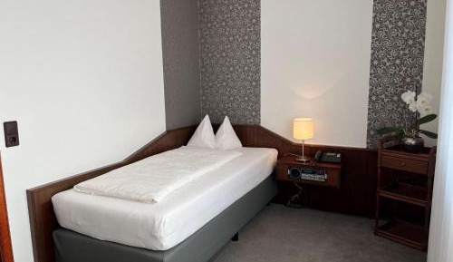 Large Single Room