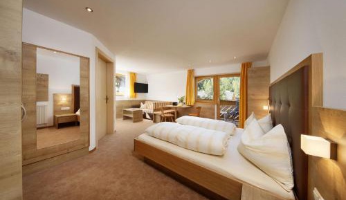 Basic Triple Room