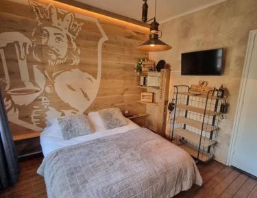 Double Room with Private Bathroom