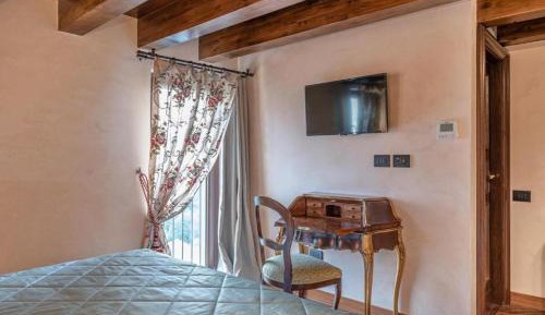 Deluxe Double Room with Castle View