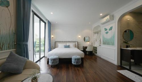 Deluxe Double Room with Balcony