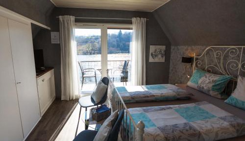 Double Room with Private Bathroom and Balcony