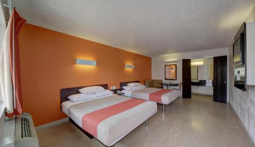 Queen Room with Two Queen Beds - Disability Access - Non-Smoking