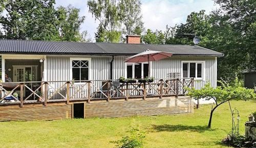 One-Bedroom Holiday Home