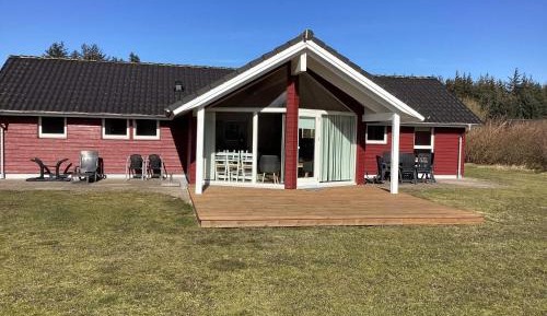 Four-Bedroom Holiday Home