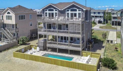 Five Bedroom Holiday Home