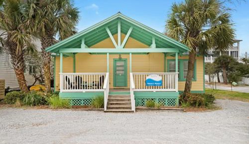 Three-Bedroom Holiday Home 
