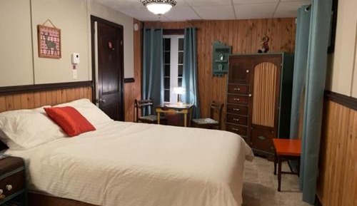 Queen Room