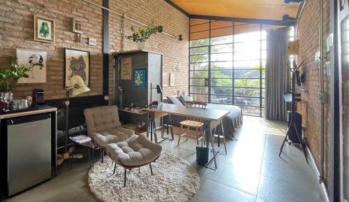 Deluxe Studio