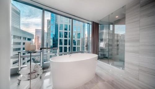 Paradox King Room with Spa Bath