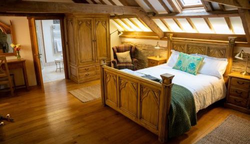 Deluxe King Suite