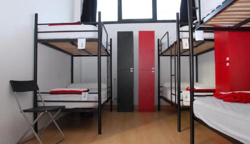 Quadruple Room with Private Bathroom