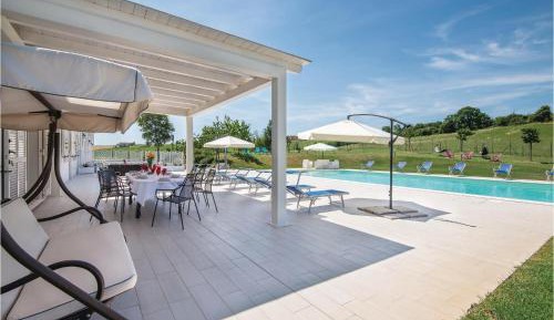 Seven-Bedroom Holiday Home