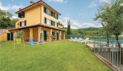 Three-Bedroom Holiday Home 