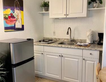 One-Bedroom Cottage - Coconut Grove