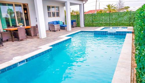 Four bedroom holiday home 