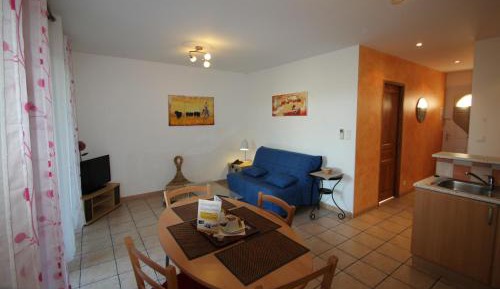 One-Bedroom Apartment (1-4 Adults) private terrace long stay