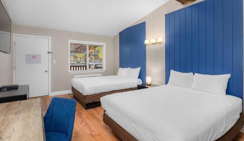 Deluxe Queen Room