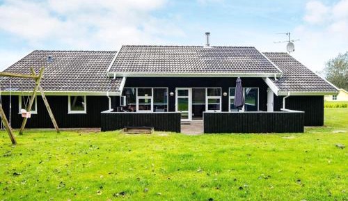 Five-Bedroom Holiday Home