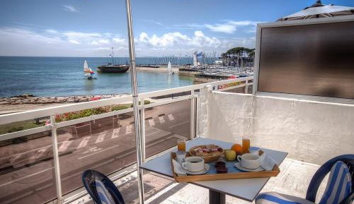 Comfort Double Room with Terrace and Sea View