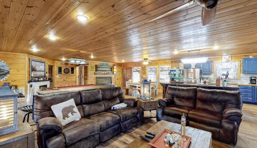 Five Bedroom Holiday Home