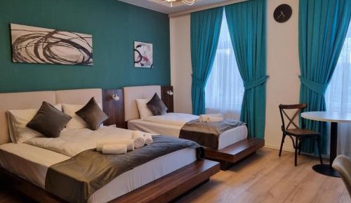 Deluxe Family Room
