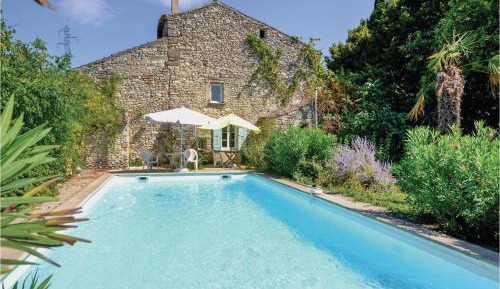 One-Bedroom Holiday Home