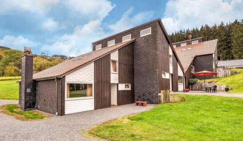 Three-Bedroom Holiday Home 