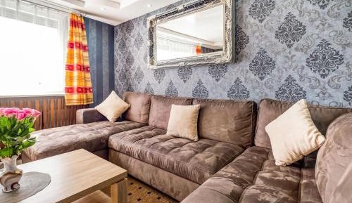 Six-Bedroom Holiday Home