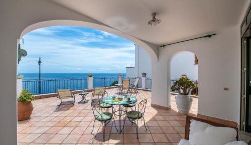 Studio with Terrace and Sea View