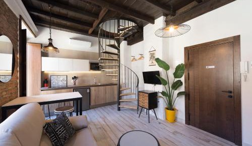 Apartament Duplex with terrace and jacuzzi (spiral staircase)