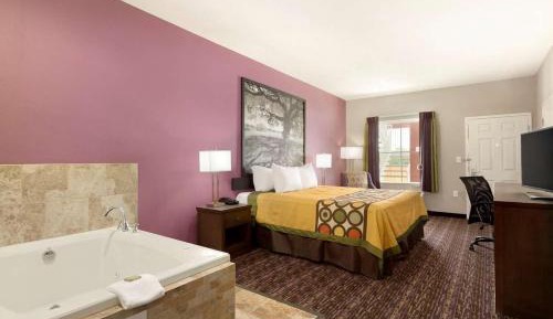 1 Full Bed, Mobility/Hearing Accessible Suite, Bathtub w/ Grab Bars, Non-Smoking