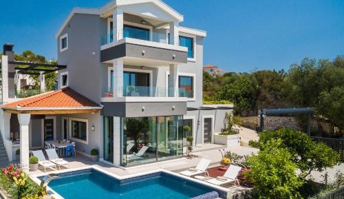 Deluxe Villa