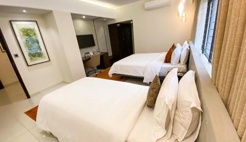 Deluxe Family Room