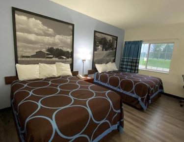 Studio Suite with Three Queen Beds - Non-Smoking