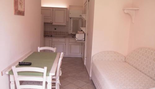 One-Bedroom Apartment with Balcony B