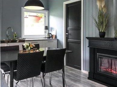 Two-Bedroom Cottage with Private Bathroom 