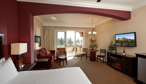 King Room with Roll-In Shower - Disability Access