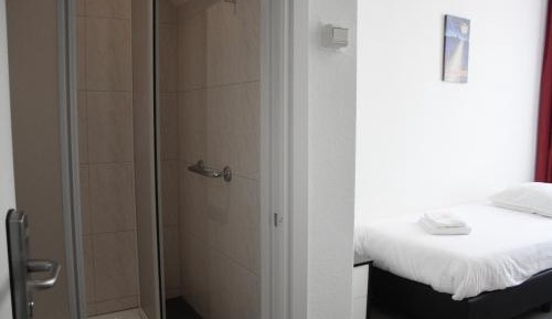 Single Room with Shared Toilet