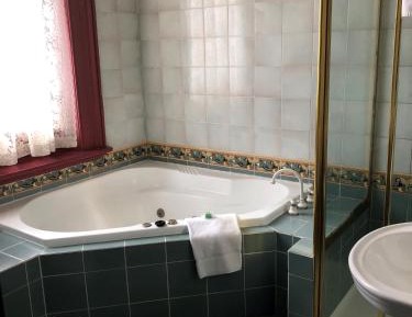 Double Room with Spa Bath