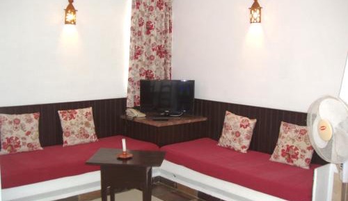 One-Bedroom Apartment with Twin Beds