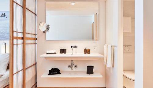 "Medium" Double Room