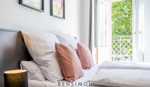 One-Bedroom Apartment with Balcony