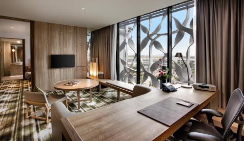 Junior King Suite - Lounge Access/High Floor