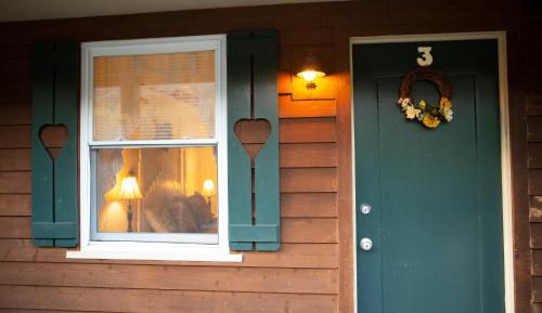 Queen Room with Mountain View #3