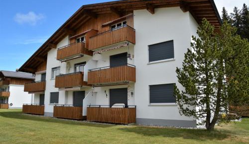 Three-Bedroom Apartment with Bath